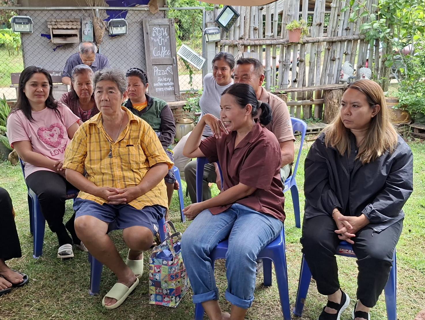 title - ผู้ตรวจราชการ ส.ป.ก. ลงพื้นที่ตรวจเยี่ยมเกษตรกรกลุ่มวิสาหกิจชุมชนพืชผักอินทรีย์และผลิตภัณฑ์แปรรูปทุ่งขนานในนิคมเศรษฐกิจพอเพียง ในเขตปฏิรูปที่ดินจังหวัดจันทบุรี